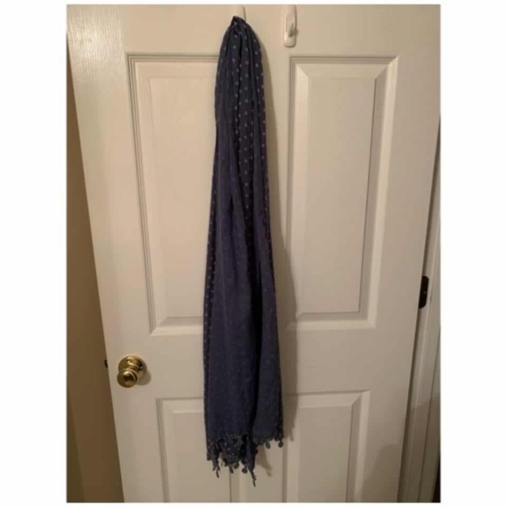 Old navy scarf